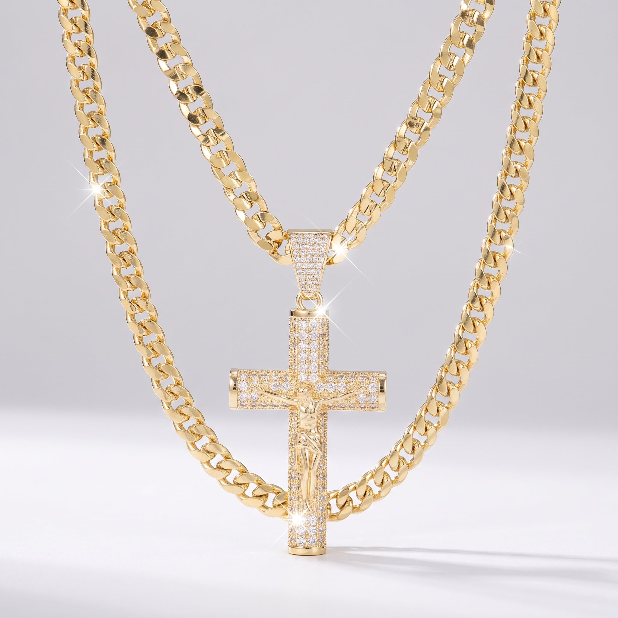 KAELYS · Sagré — Cadena cubana chapada en oro con cruz de Cristo